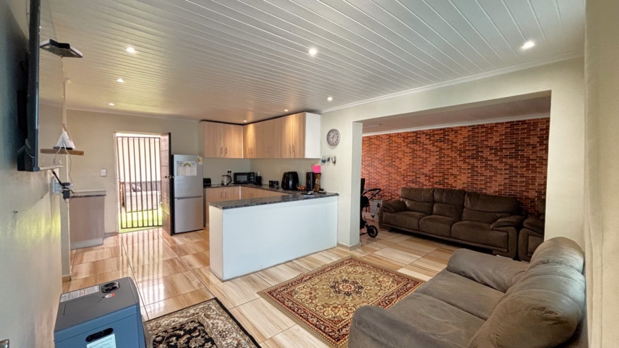 3 Bedroom Property for Sale in Hanover Park Western Cape